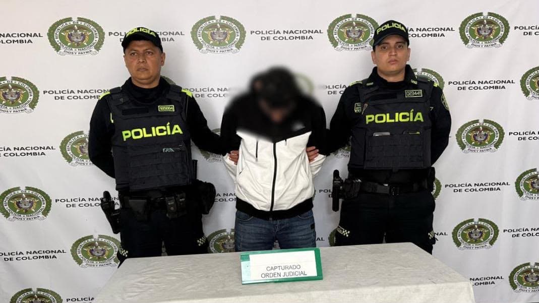 Capturan a dos hombres acusados de secuestro y extorsión en Medellín; uno intentó cambiar su identidad