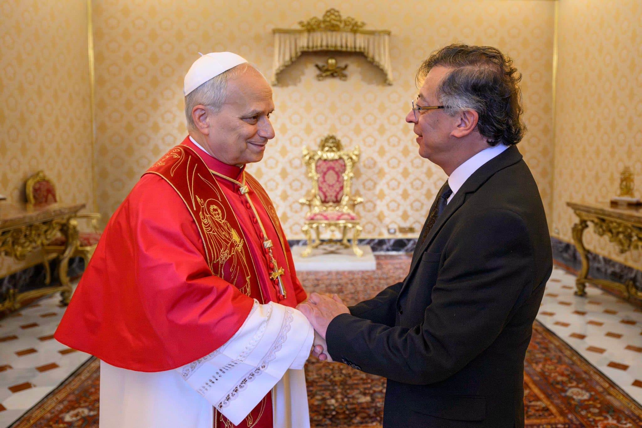 Petro se reúne con el papa León XIV en el Vaticano para hablar de Colombia