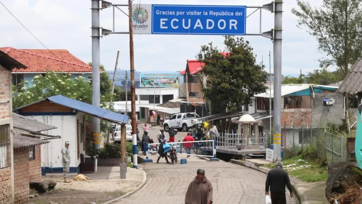 Ecuador sube aranceles a productos colombianos de 30% a 50% por seguridad fronteriza