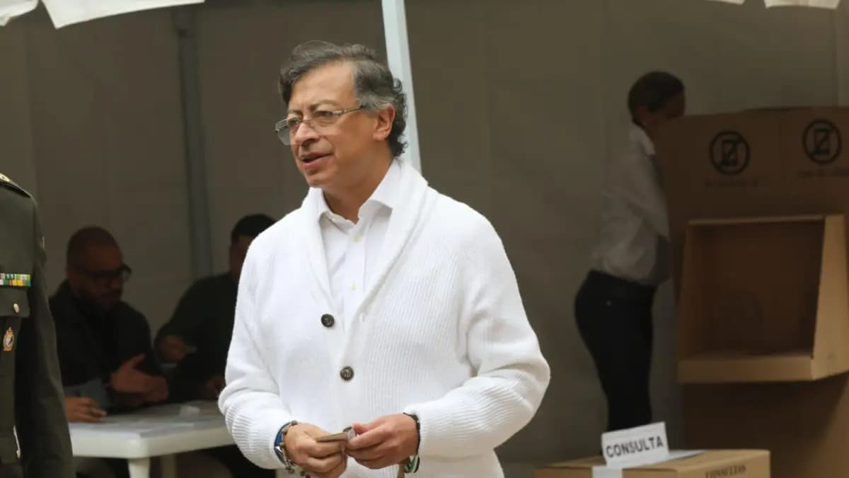 Petro cuestiona el preconteo electoral y denuncia delitos contra el voto