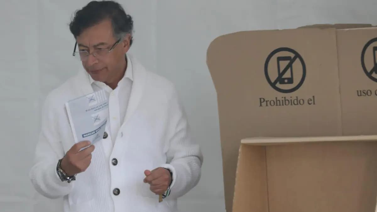 Petro denuncia siete irregularidades electorales en plena jornada de votaciones del 8 de marzo