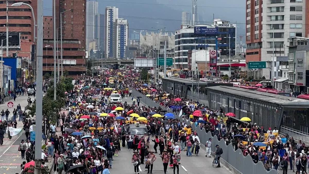 Paro de maestros paraliza a Bogotá: bloqueos en vías clave y caos en TransMilenio