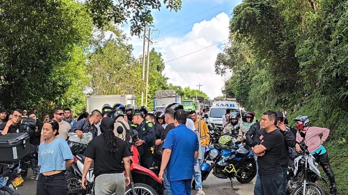 Paro catastral paraliza diez departamentos: campesinos protestan por avalúos que multiplicaron sus impuestos