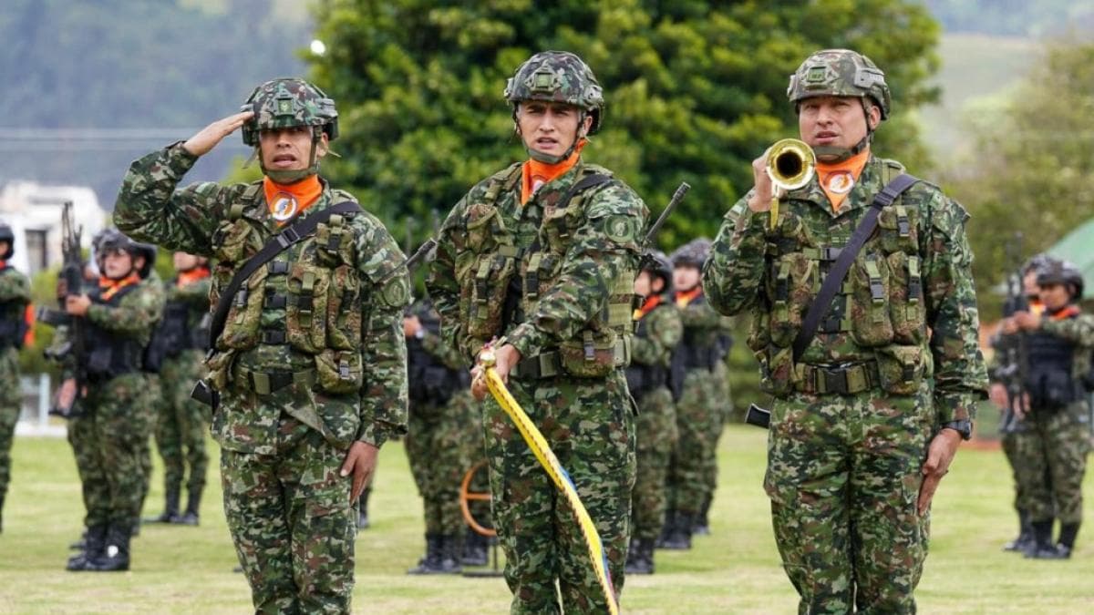 Soldados conscriptos alcanzan ingreso equivalente al salario mínimo en 2026