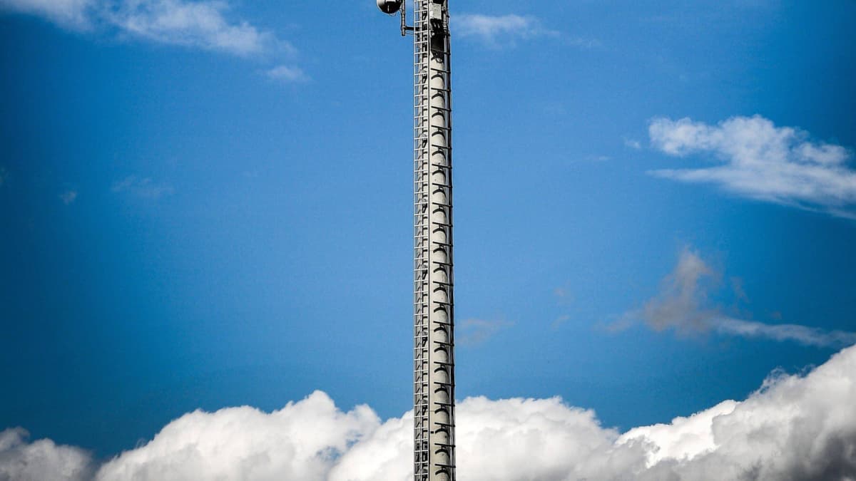 Azteca Comunicaciones en la cuerda floja: 893 municipios esperan que la SIC resuelva su futuro