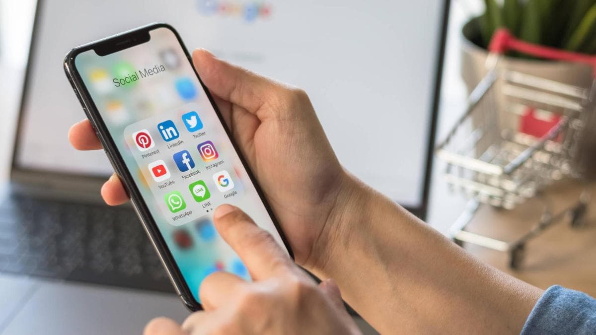 Jóvenes pasan más de 5 horas diarias en el celular: psicólogos alertan sobre riesgos para la salud mental