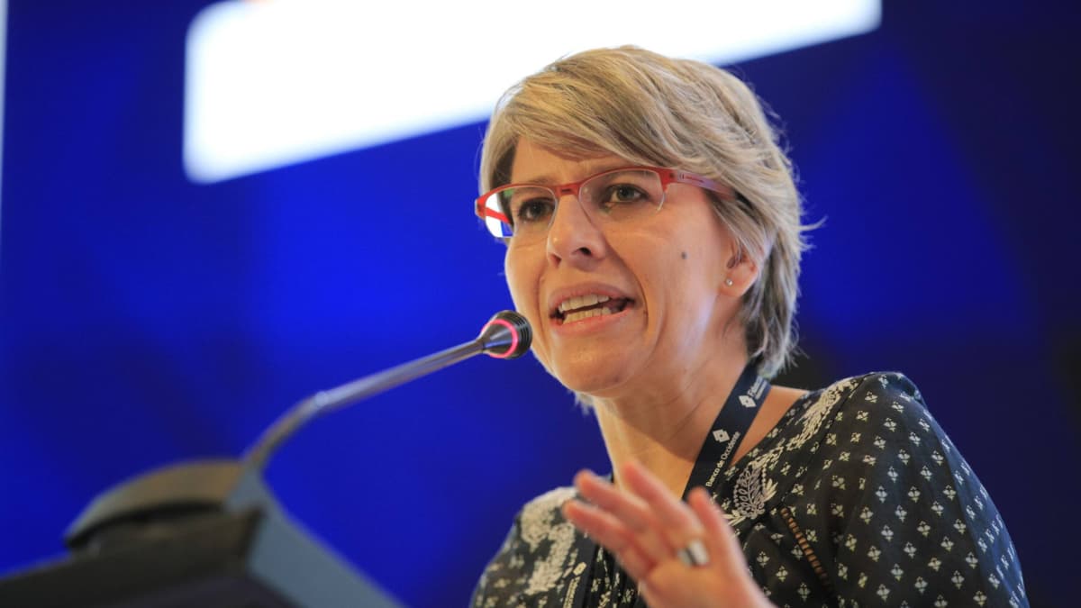 Meléndez alerta: subir el salario mínimo en exceso lastima a los trabajadores más pobres