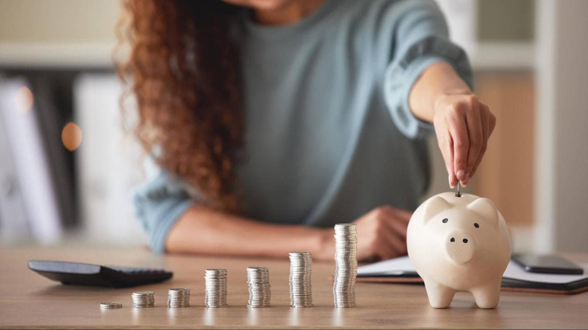 Colombianos ahorran poco: experto revela cuánto deberías guardar según tu edad e ingresos