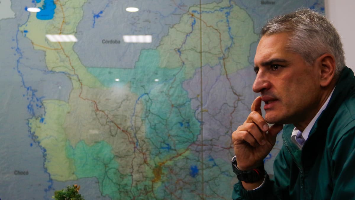 Gobernador de Antioquia cuestiona al Ejército: "¿Cómo es que no ha llegado?" tras ataque con drones