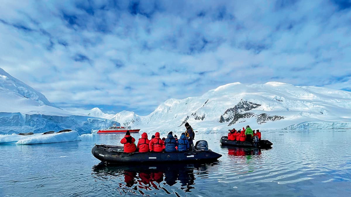 Descubren microplásticos hasta en la Antártida: ni el lugar más remoto escapa de la contaminación