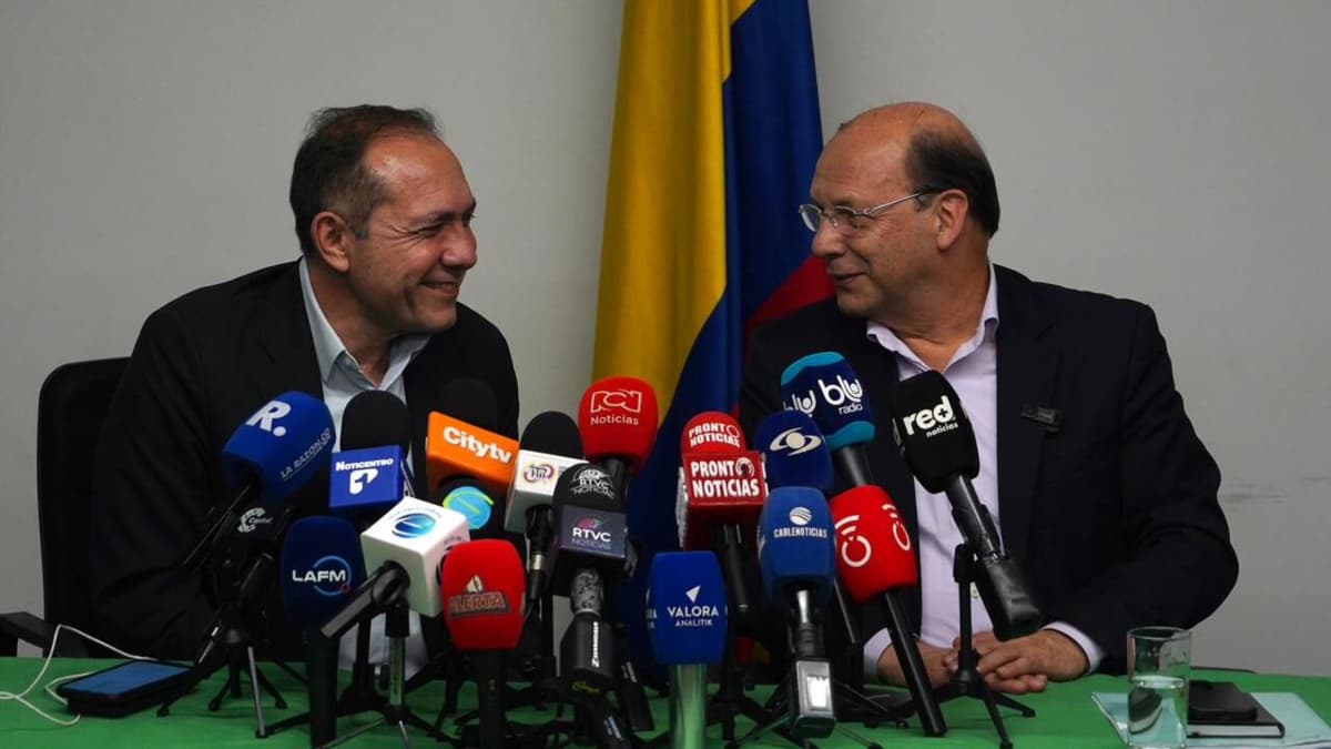 Gobierno defiende alza del 23% en salario mínimo mientras sindicatos y empresarios se dividen