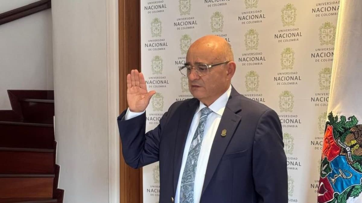 José Ismael Peña asume oficialmente como rector de la Universidad Nacional tras fallo judicial