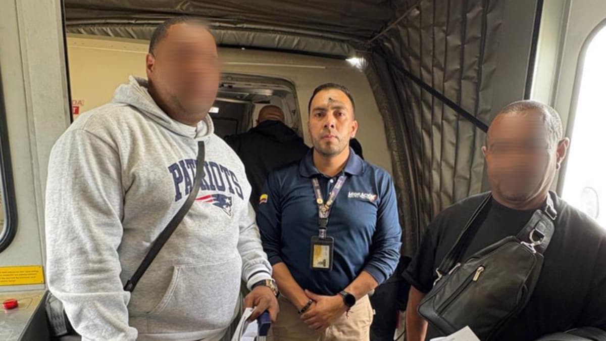 Dos dominicanos expulsados de Colombia por intentar viajar a España con documentos falsos