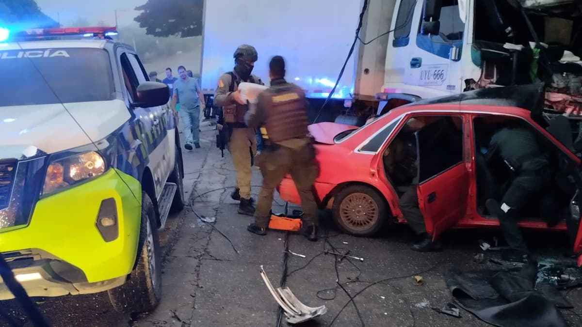 Vehículo se estrella contra casa y local en El Bordo: el drama de un accidente en la Panamericana