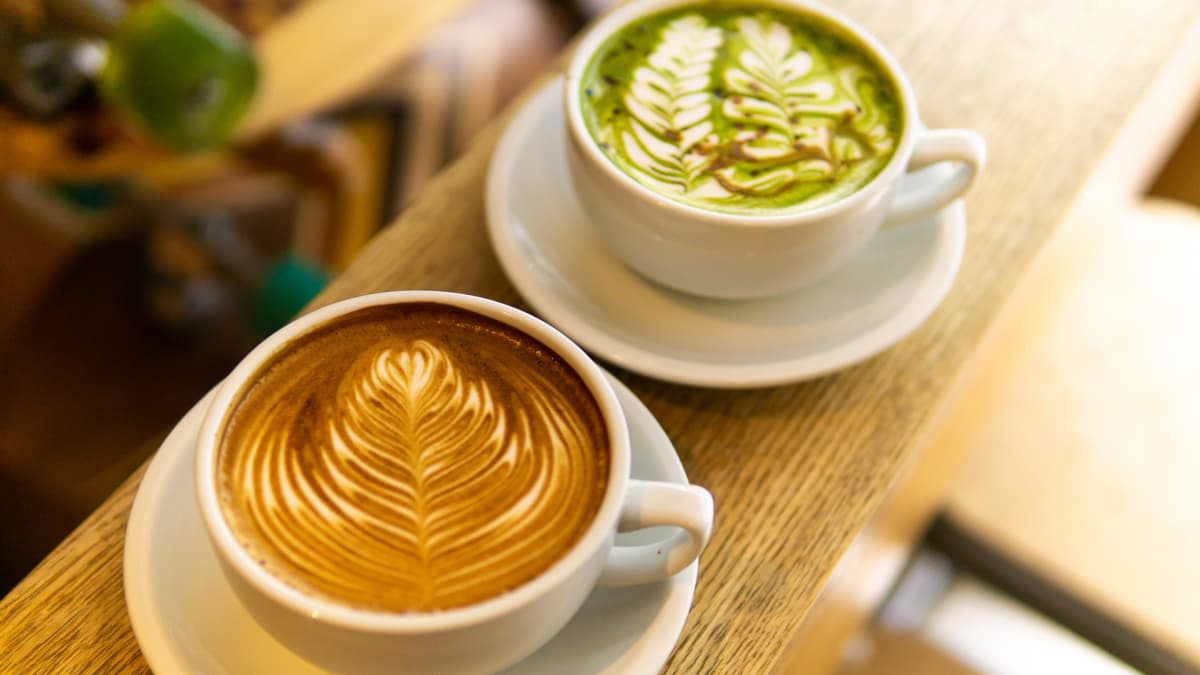 Café o matcha: cuál elegir según tu ritmo y necesidades de energía