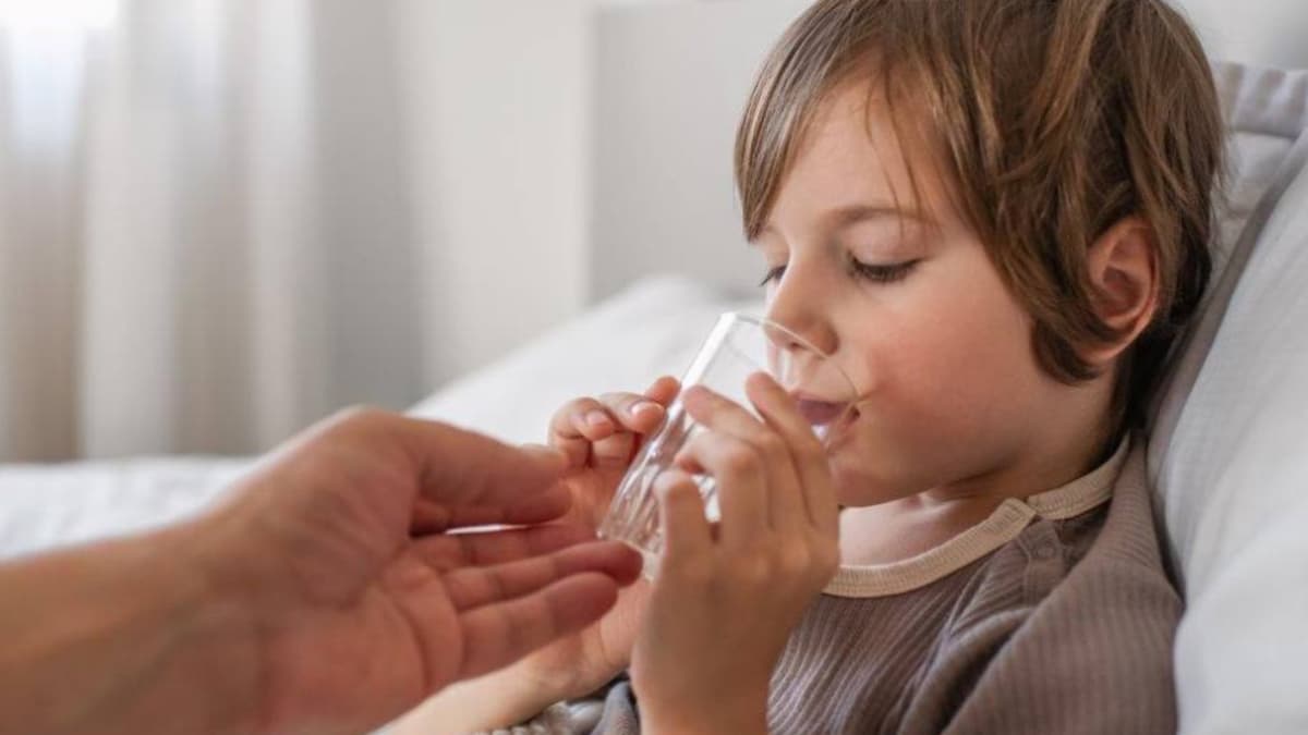 Expertos advierten: un tercio de familias da melatonina a niños sin consultar al médico