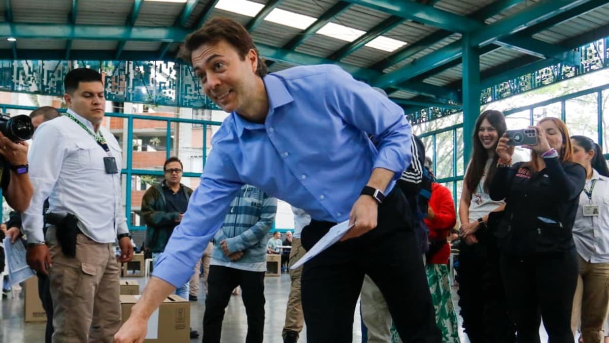 Sector salud cuestiona nombramiento de Daniel Quintero en Superintendencia: "No genera confianza"