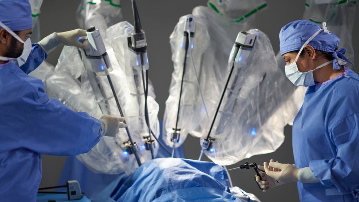 Cirugía robótica: la tecnología que revoluciona los quirófanos colombianos