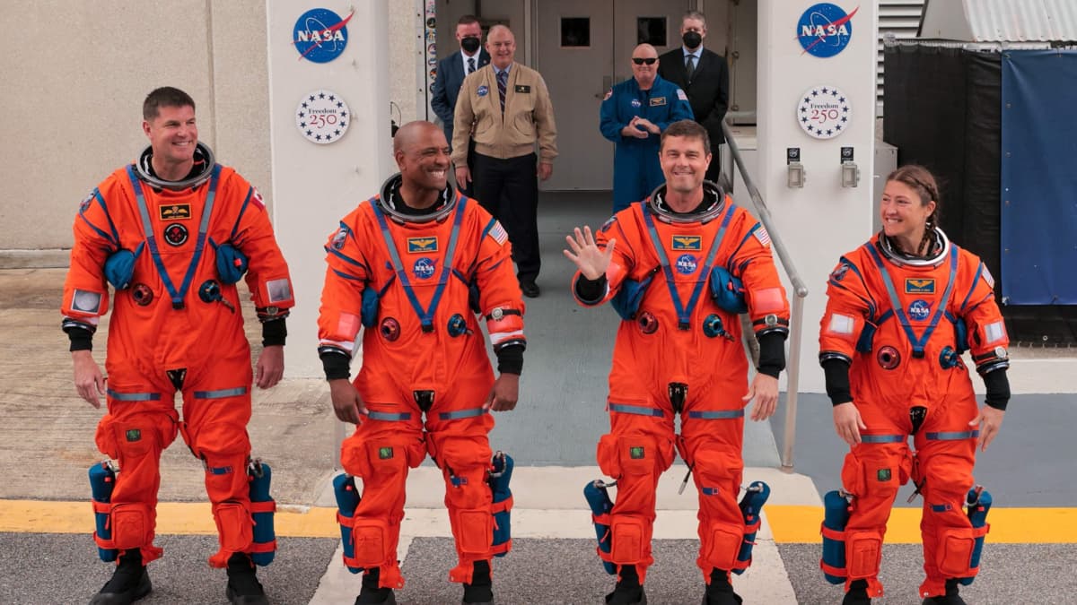 Artemis II: astronautas completan primer día en órbita con sistemas funcionando correctamente