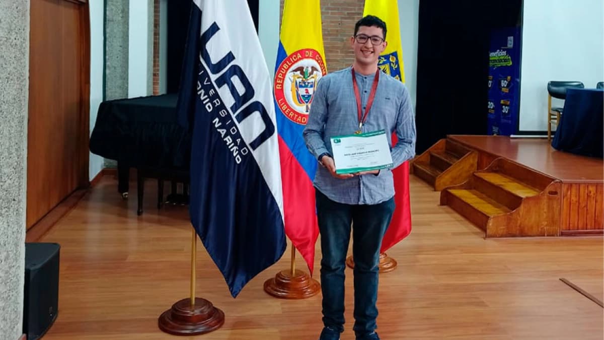 Estudiante de 19 años gana olimpiada nacional de matemáticas y viaja a mundial en Bulgaria