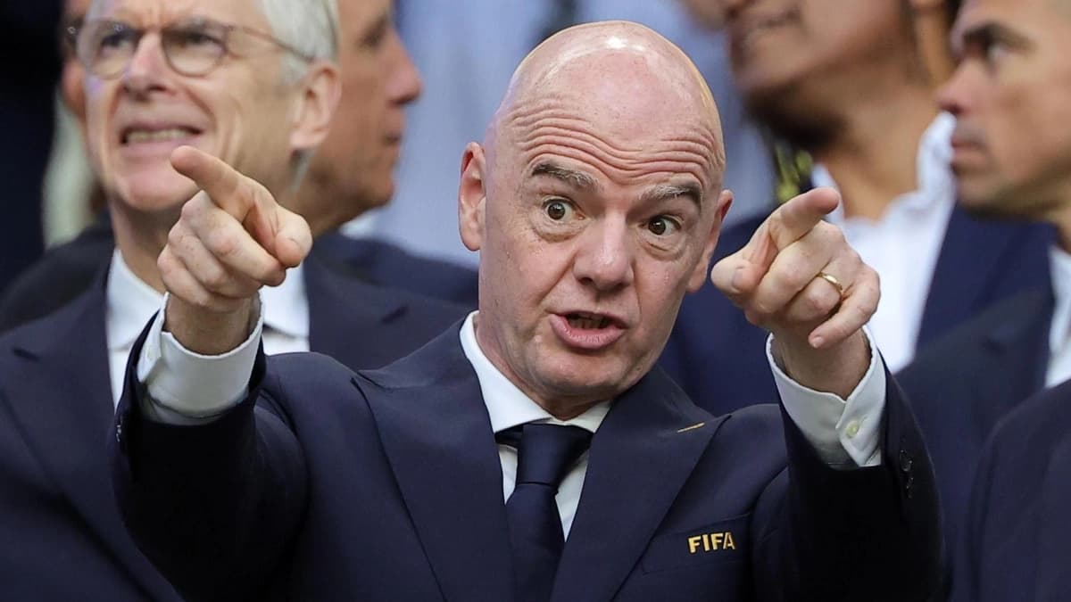 El presidente de la Fifa emitió en 16 días más carbono que 78 personas en un año volando en jet privado
