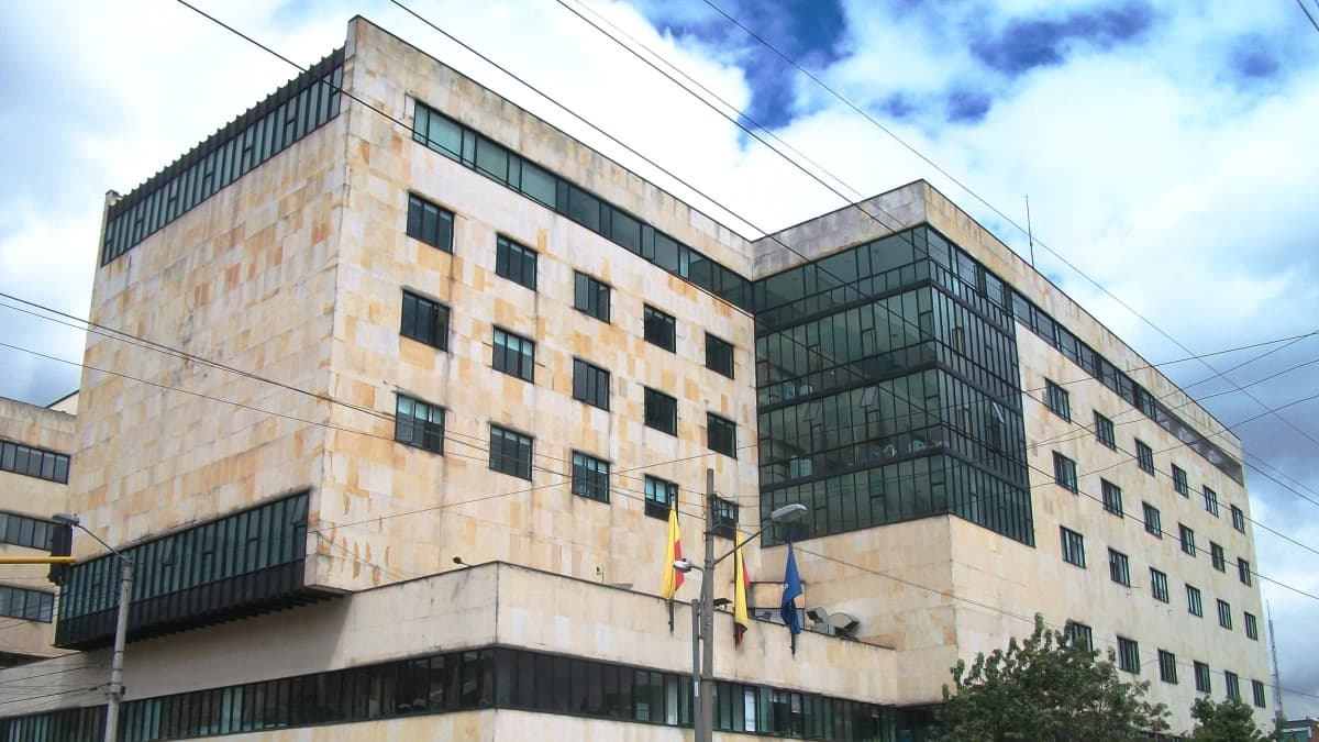 Clínica Infantil Colsubsidio cierra urgencias pediátricas por deuda de 700 mil millones de Famisanar