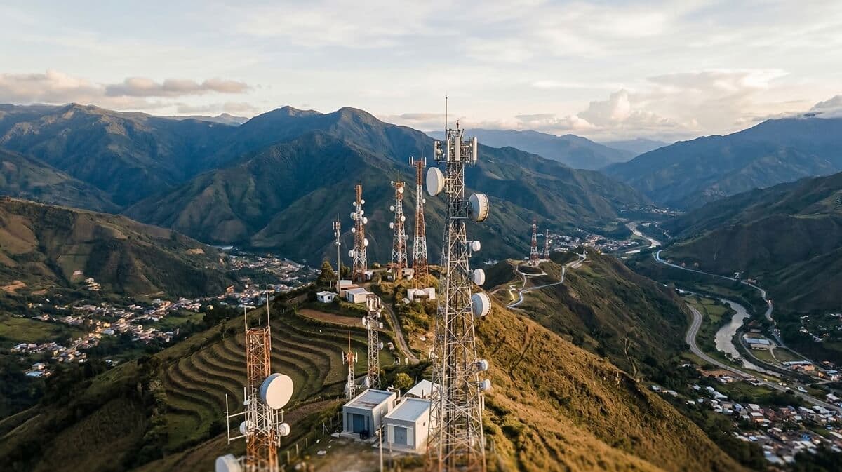 El sector TIC genera 1,4 millones de empleos pero sigue ahogado por impuestos: la paradoja de Colombia