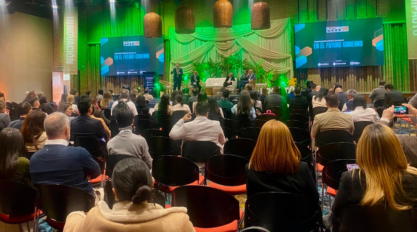 Candidatos presidenciales debaten cómo la IA puede rescatar el sistema de salud colombiano