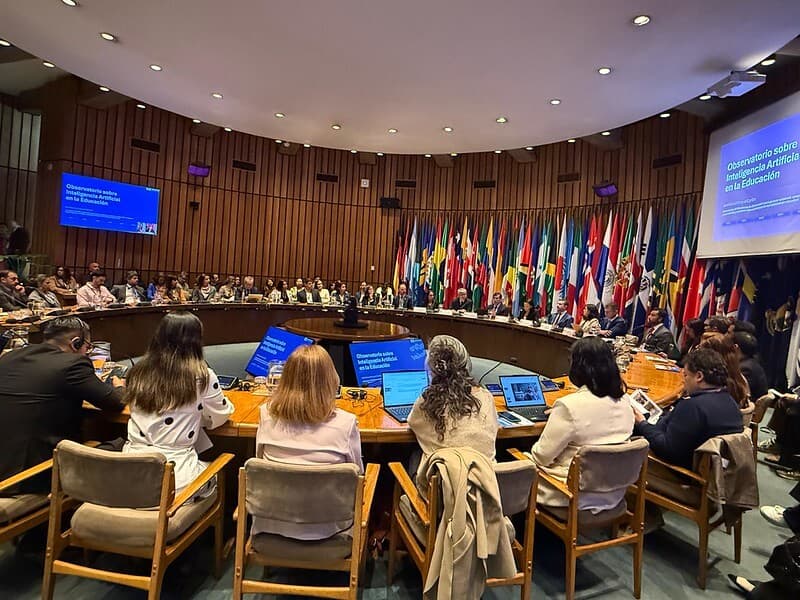 Unesco y Cepal crean observatorio para que la IA ayude sin desigualar la educación en América Latina