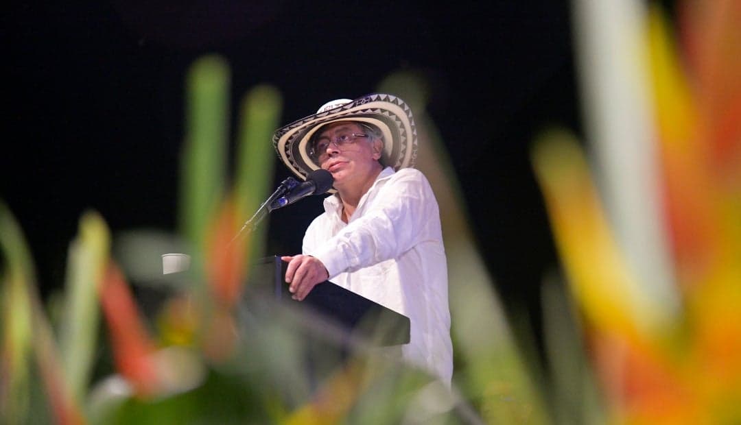 Petro insiste en restringir exportaciones de carne para bajar precios internos