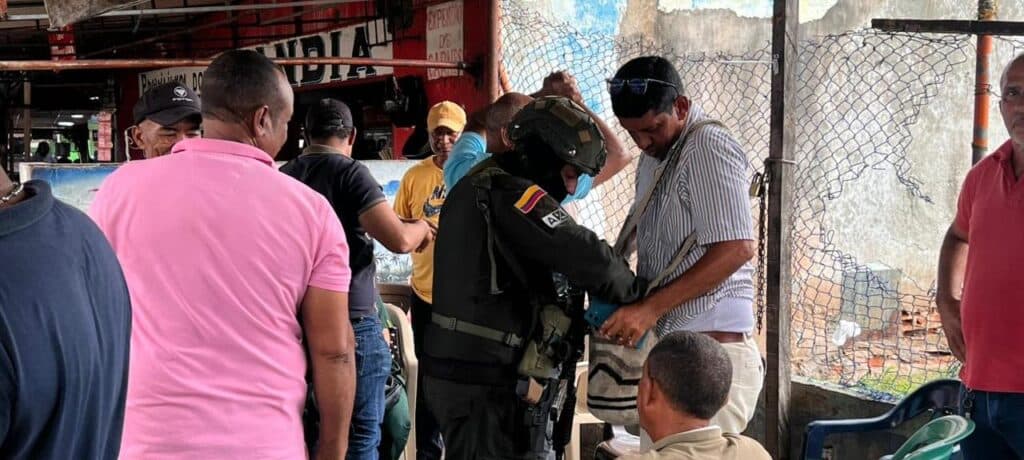 Policía intensifica patrullajes en Mercado Viejo de Riohacha para frenar delincuencia