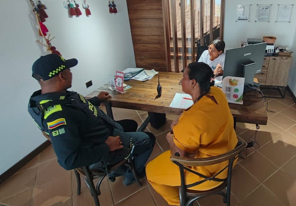 Policía refuerza inspecciones en agencias de viajes y guías turísticos de Riohacha