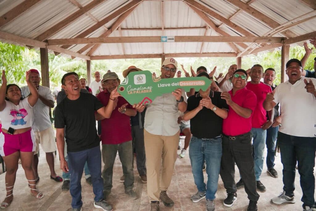 Distracción avanza en desarrollo rural con energía solar, mejores vías y espacios deportivos
