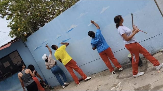 Estudiantes del Livio ganan concurso de arte ambiental con mural sobre el agua en La Guajira