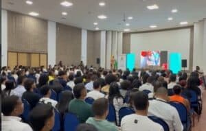 Gobernador rinde homenaje a jurista Miguel Andrés Pitre en Precongreso de Derecho Procesal