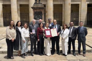 Congreso reconoce a Aqualia con condecoración por su gestión del agua en La Guajira