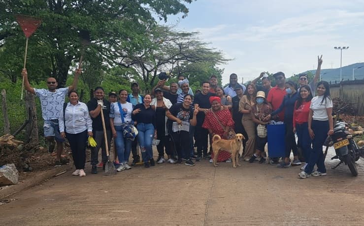 CorpoGuajira se une a limpieza ambiental en Hatonuevo con participación comunitaria