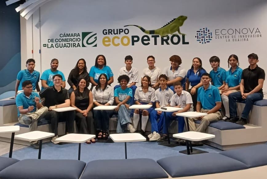 Estudiantes de Riohacha avanzan en programa que busca convertir ideas en empresas sostenibles