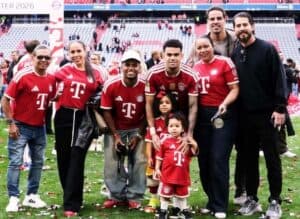 Luis Díaz brindó con champeta en la fiesta del Bayern Munich tras conquistar su primer título