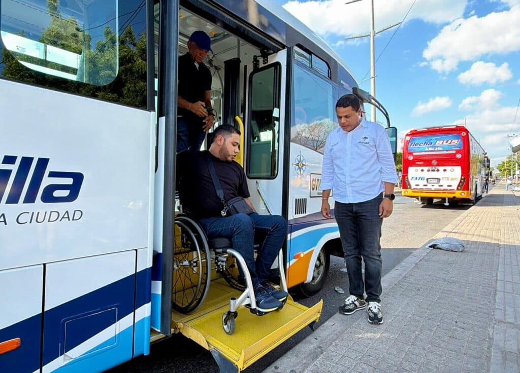 Riohacha vuelve a tener transporte público formal con microbuses a tres mil pesos