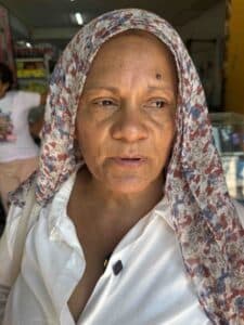Campesina guajira viajó desde La Sierrita para escuchar a Petro y llevar esperanza a su pueblo