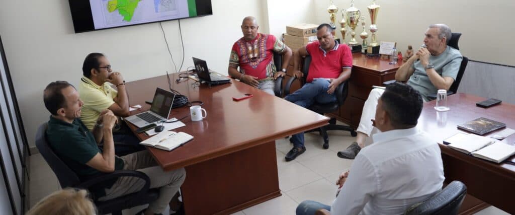 CorpoGuajira y líderes de cuencas buscan fortalecer la gestión ambiental en La Guajira