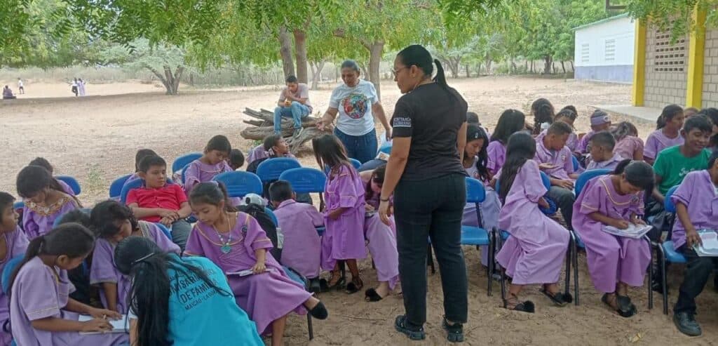 Comisaría de Familia lleva taller de convivencia a escuela indígena en zona rural de Maicao