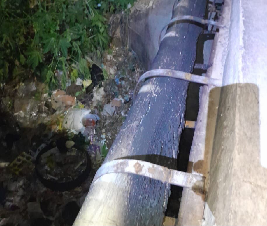 Quema descontrolada de basura dañó tuberías de agua en Riohacha