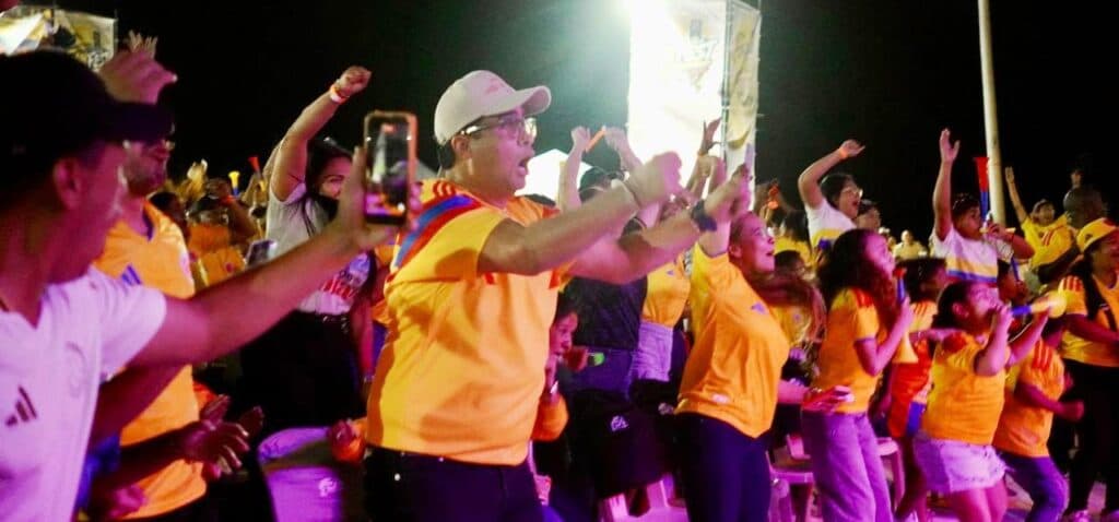 Tres mil guajiros se reúnen en Fan Fest para animar a Colombia en el Mundial