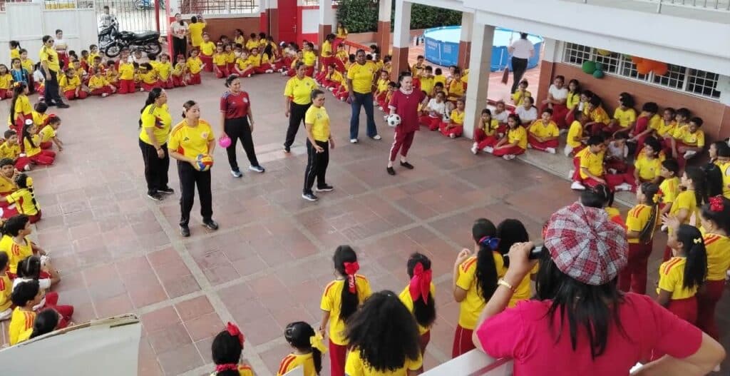 Montessori cerró semestre con fiesta: baile, juegos y un mensaje especial sobre la lectura