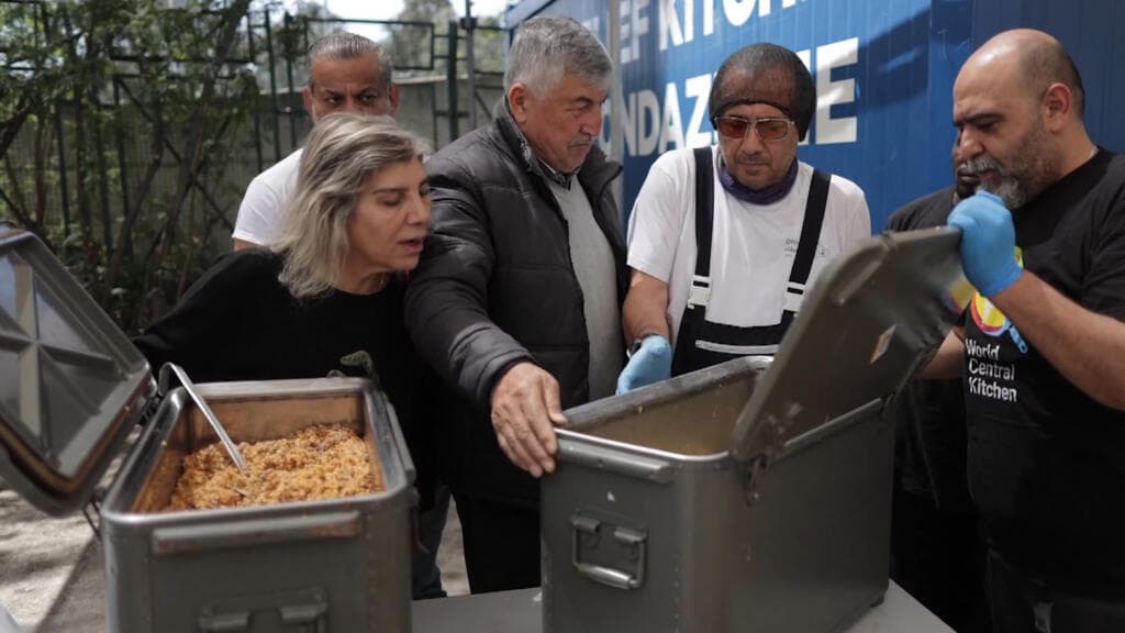 Líbano: voluntarios sostienen a un millón de desplazados mientras el Estado colapsa