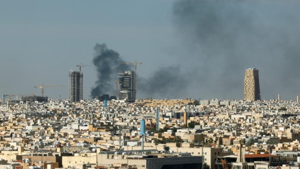 Arabia Saudita bajo fuego: ¿hasta cuándo aguantará los ataques de Irán sin entrar en guerra?