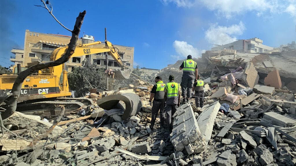 Israel intensifica bombardeos en Líbano justo antes de negociaciones de paz