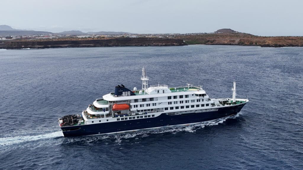 España tensa con un crucero de hantavirus a la vista: tensión política antes de la evacuación en Canarias